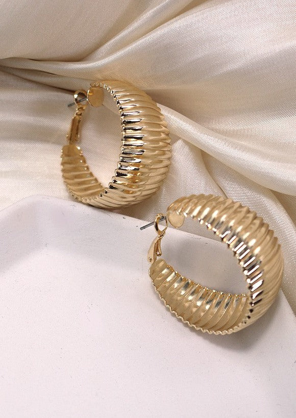 Ribbed Hoop Earrings Gold