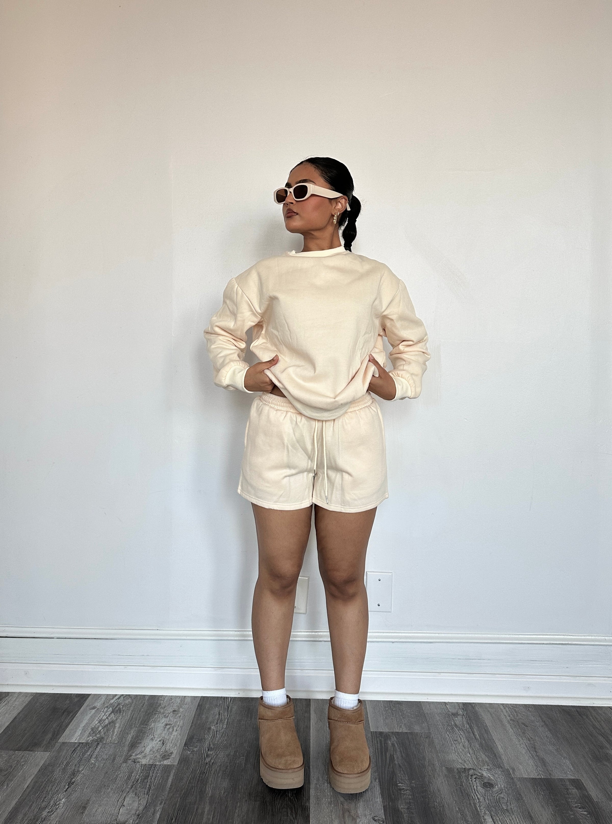 Cream sales sweat set