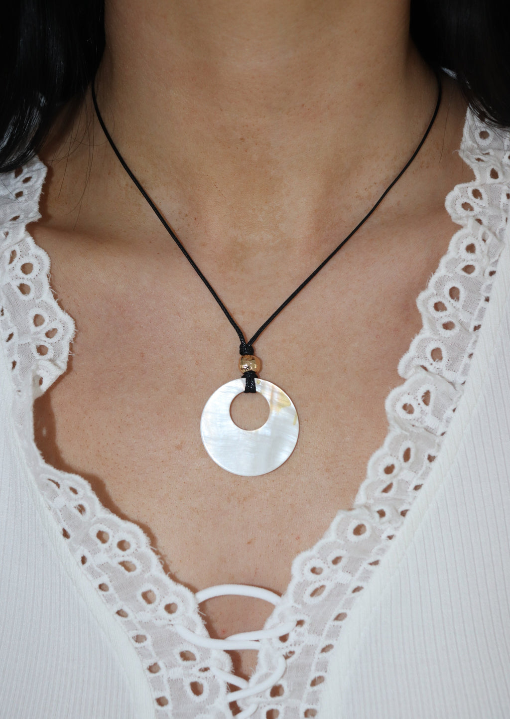 Pearl Coin Pendant Thread Necklace