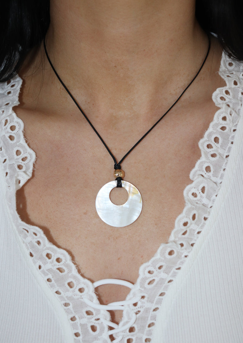 Pearl Coin Pendant Thread Necklace